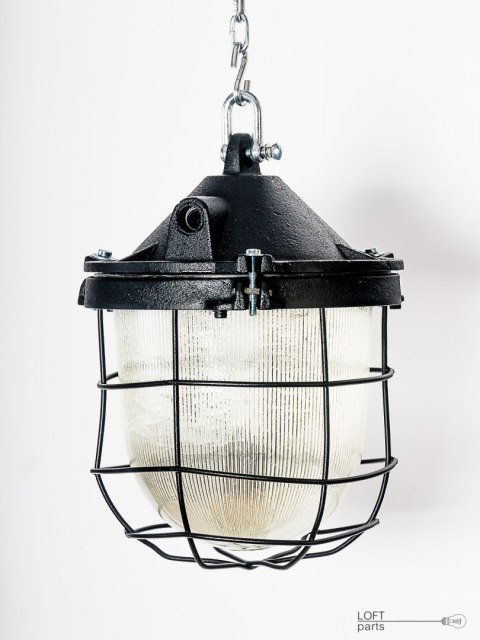 Lampa wisząca żeliwna w kolorze czarnym Lampa wisząca żeliwna w kolorze czarnym