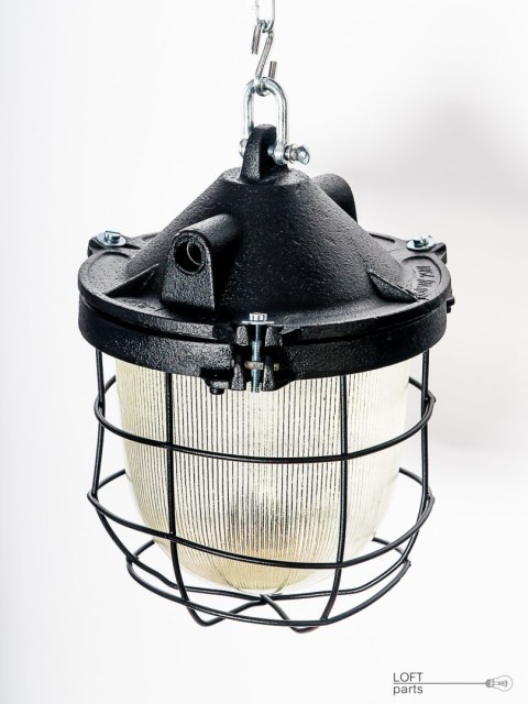 Lampa wisząca żeliwna w kolorze czarnym Lampa wisząca żeliwna w kolorze czarnym