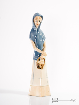porcelanowa figurka kobieta z koszykiem
