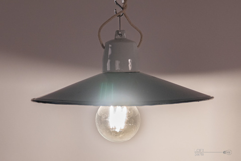 stara emaliowana lampa stara emaliowana lampa