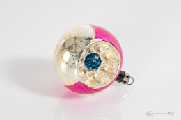 Christmas tree bauble spotlight