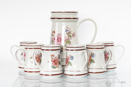 a set of mugs of ćmielów