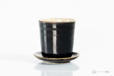 ceramiczny kieliszek z podstawką ceramiczny kieliszek z podstawką