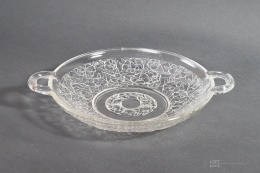 A platter with ears Glassworks Hydrangea