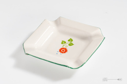popielniczka porcelana chodzież