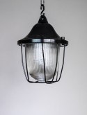 Aluminum pendant lamp in black.