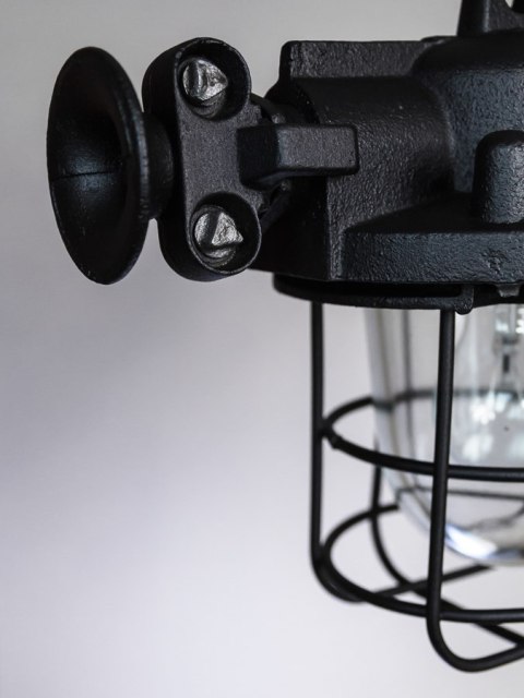 Lampa wisząca aluminiowa w kolorze czarnym Lampa wisząca aluminiowa w kolorze czarnym