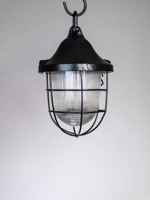 Lampa wisząca aluminiowa w kolorze czarnym