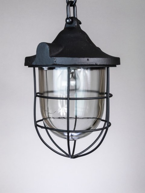 Lampa wisząca aluminiowa w kolorze czarnym Lampa wisząca aluminiowa w kolorze czarnym