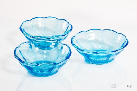set of turquoise salad bowls