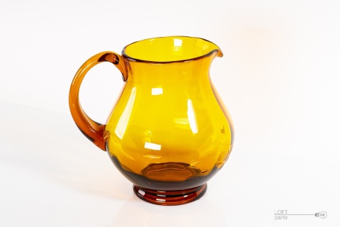 miodowy szklany dzbanek