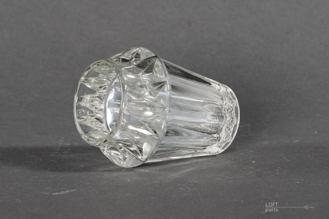 mały szklany wazonik