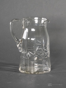 stary dzbanek na wodę