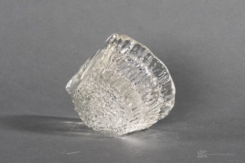 masywny szklany kaganek