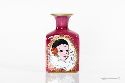 vase with portrait wawel