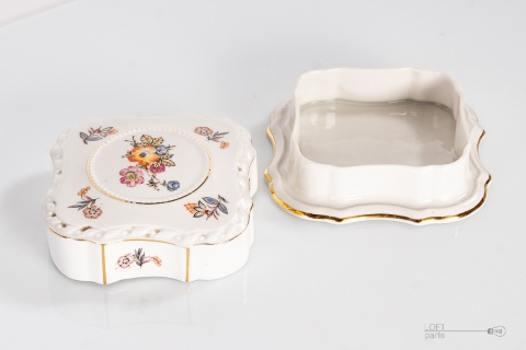 Porcelain prl ćmielów