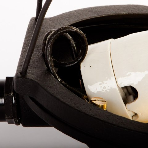Lampa ścienna żeliwna z żarówką Edison Lampa ścienna żeliwna z żarówką Edison