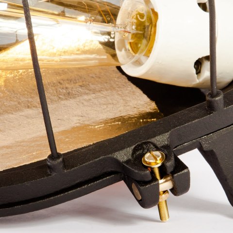 Lampa ścienna żeliwna z żarówką Edison Lampa ścienna żeliwna z żarówką Edison