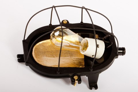 Lampa ścienna żeliwna z żarówką Edison Lampa ścienna żeliwna z żarówką Edison