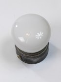 Lampa sufitowa z mlecznym kloszem