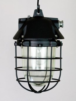 Aluminum pendant lamp in black.