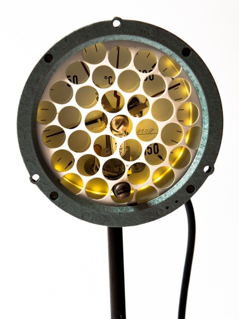 Lampa ze starego termometru przemysłowego