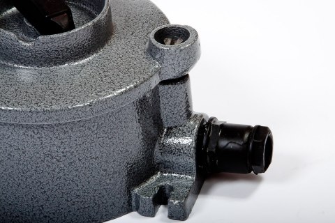 Wyłącznik aluminiowy w kolorze srebrnym - młotkowym Wyłącznik aluminiowy w kolorze srebrnym - młotkowym